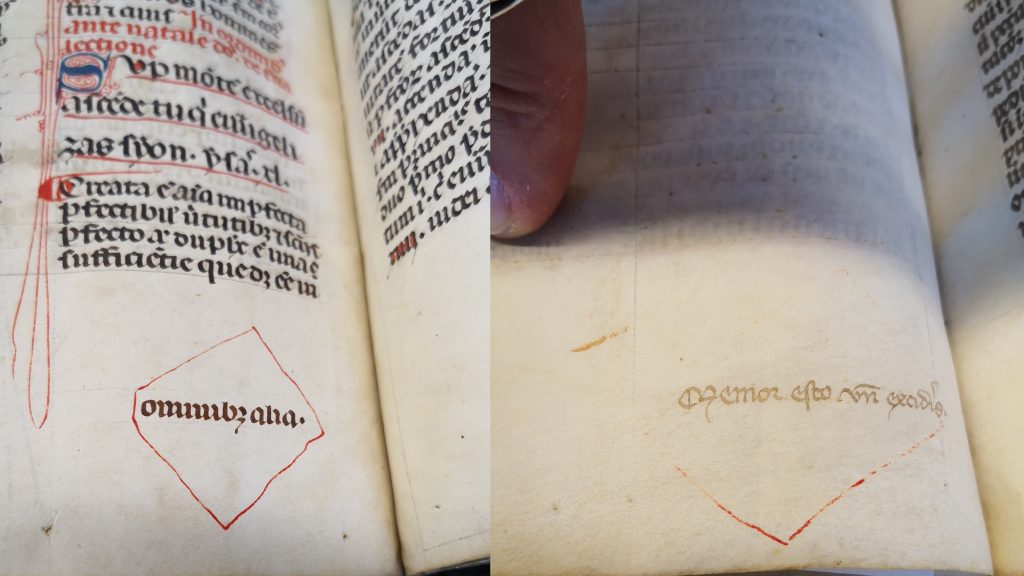 Two side-by-side photographs showing two catchwords. The one on the left is written in thicker lines and darker ink and has a red border around it. The one on the right is written in thinner lines, and the ink is lighter. The red border is partially effaced.
